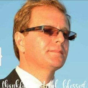 Meet your Posher, Laszlo